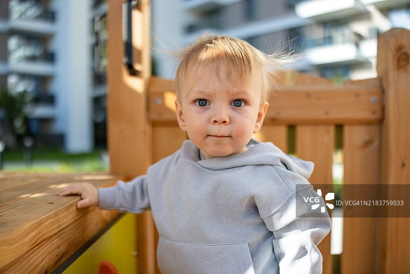 眼睛探索世界图片素材