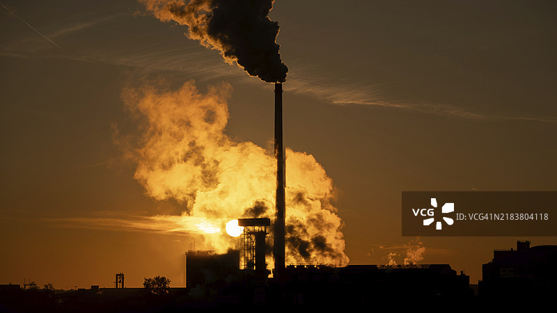 德国巴伐利亚州普拉特林的Südzucker糖厂晨景图片素材