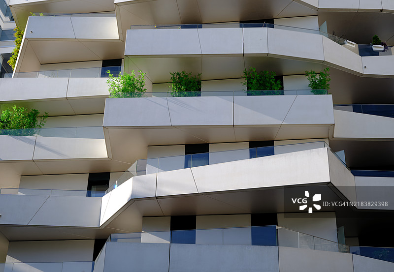 现代住宅楼带阳台图片素材