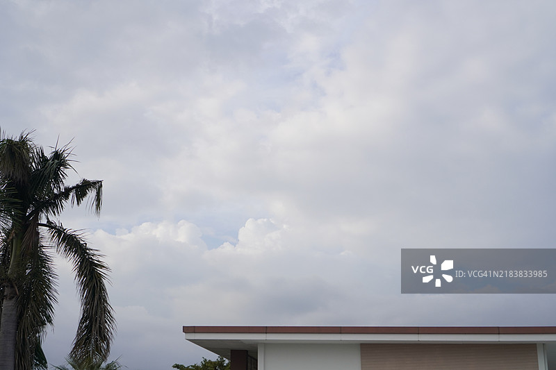 蓝天上的云彩图片素材