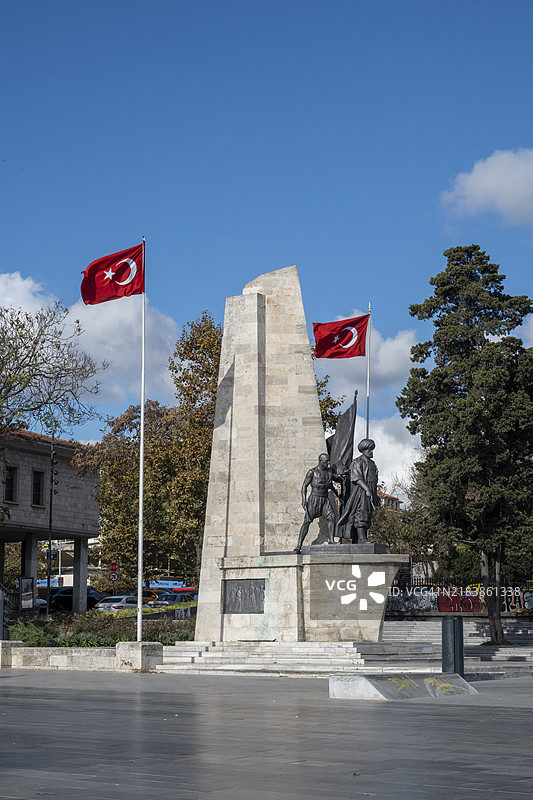 博斯普鲁斯海峡的贝西克塔斯巴巴罗斯广场图片素材