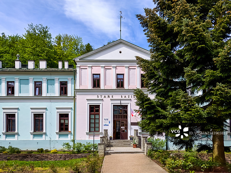 “斯塔雷·瓦兹延基”疗养院大楼图片素材