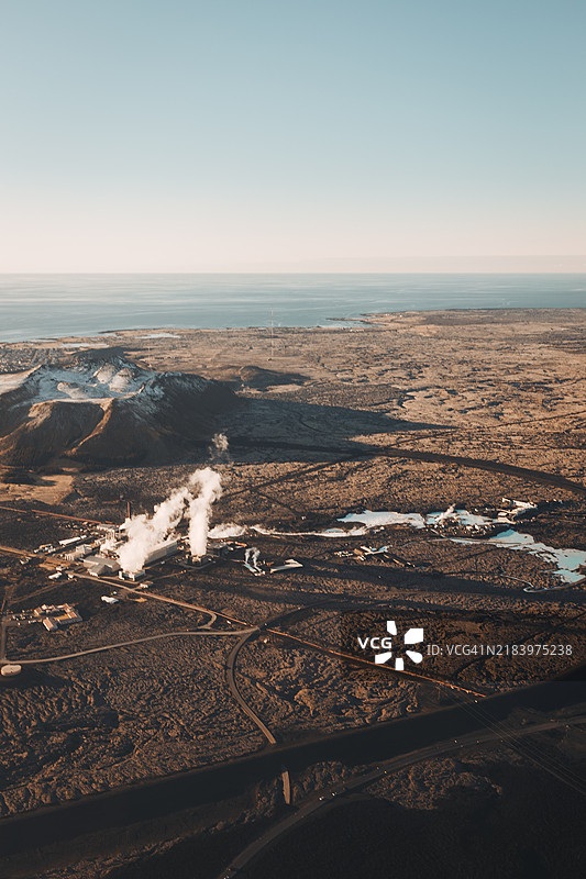 冰岛苏尔纳斯地区火山喷发后的空中视角 – 最近喷发的痕迹图片素材