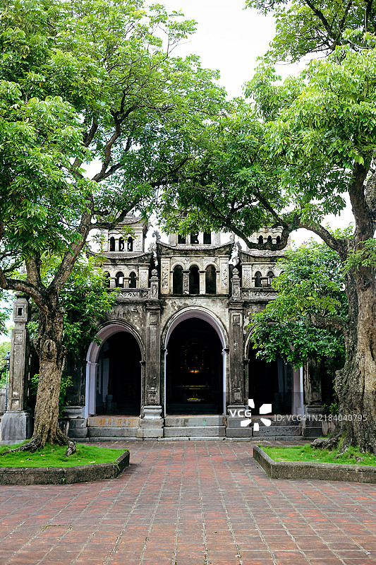 越南法迪厄姆大教堂的越南哥特式折衷主义建筑风格图片素材