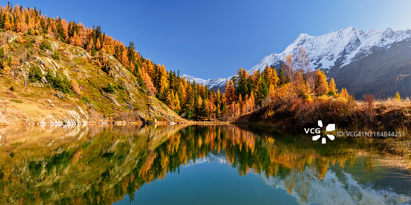 瑞士瓦莱州的洛伊茨滕谷，欧洲图片素材