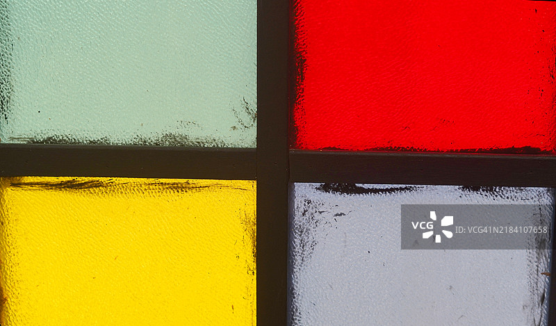 四种颜色的复古老窗户图片素材