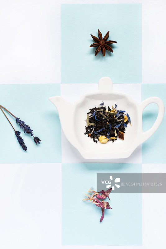 顶部视角的茶点壁纸图案，孤立在柔和的背景上。图片素材