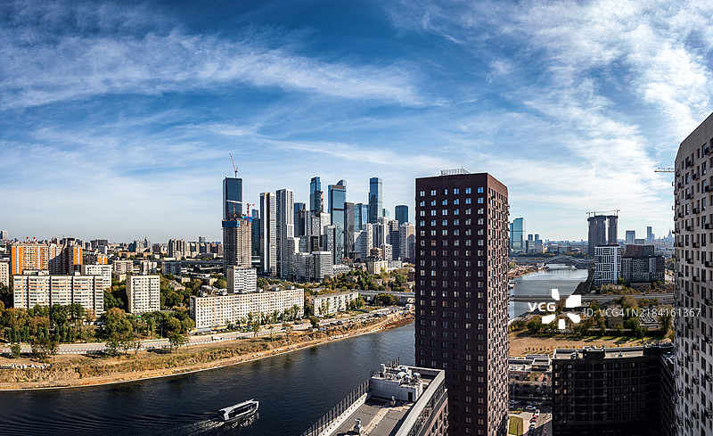 莫斯科的城市天际线 – 秋季景色图片素材