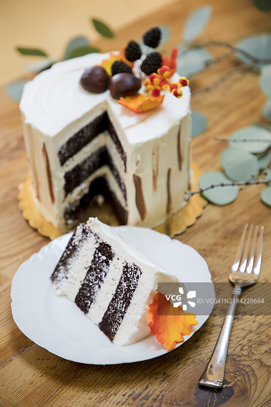 感恩节晚餐与朋友们，朋友聚会图片素材