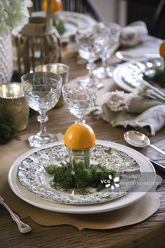 感恩节晚餐与朋友们，朋友聚会图片素材