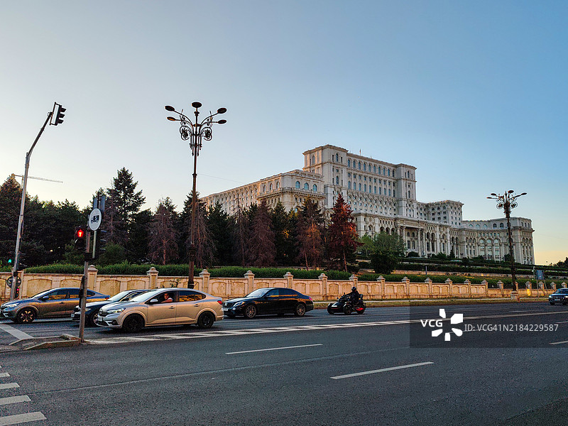 布加勒斯特国会大厦的街景图片素材