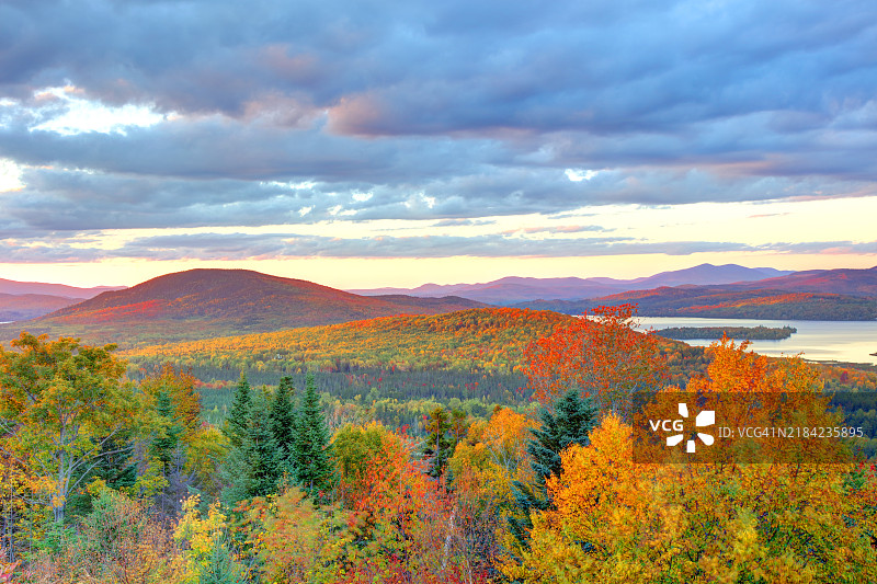 缅因州兰吉利的秋天图片素材