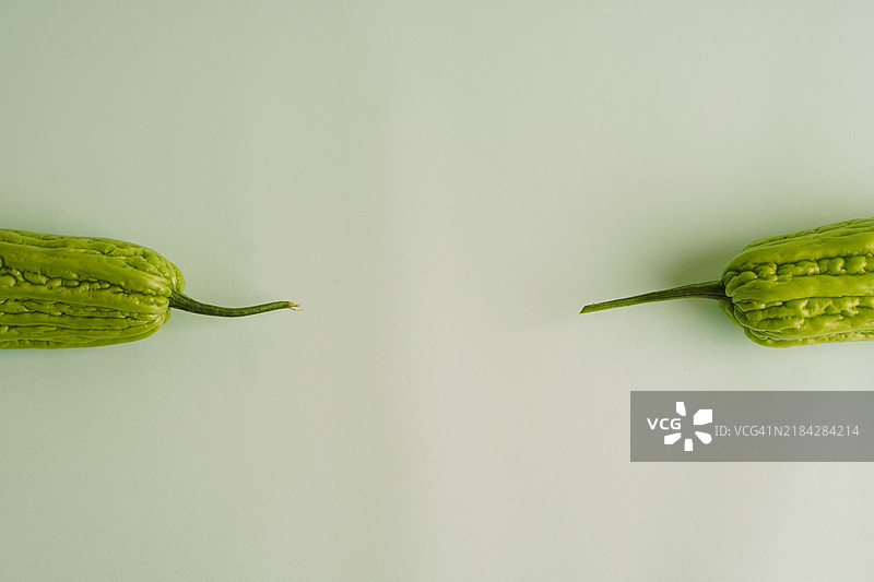 新鲜苦瓜特写：一种绿色热带超级食品图片素材