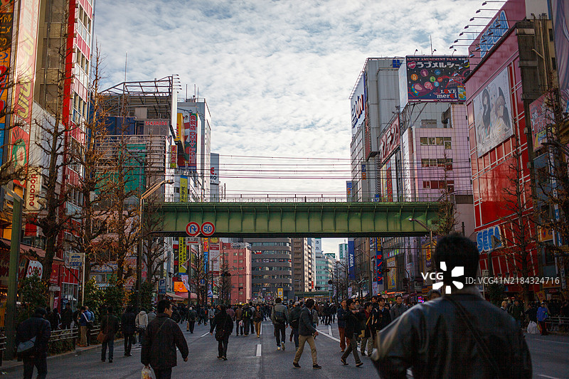 东京秋叶原的冬季氛围图片素材