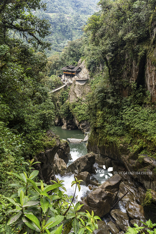 厄瓜多尔里约维尔德的魔鬼瀑布卡斯卡达尔·帕伊隆图片素材
