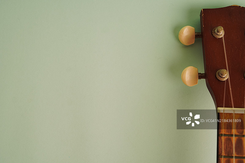 尤克里里琴头和弦线特写图片素材