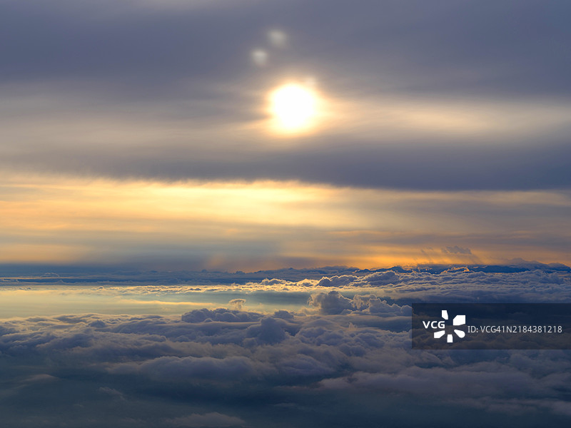 中国日落时分的云海美景图片素材
