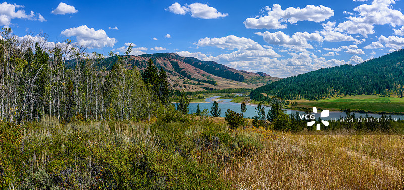 下滑湖图片素材