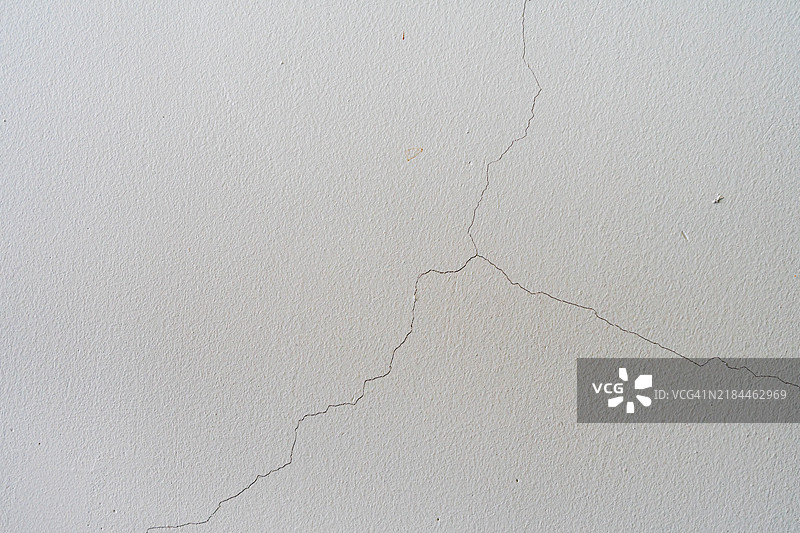 奶油白色旧水泥墙的纹理和背景图片素材