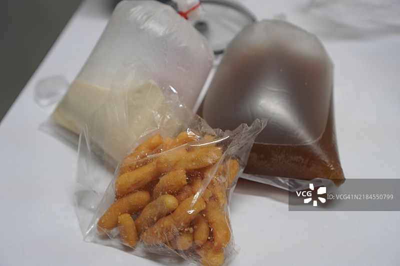姜汁豆腐脑与油条图片素材