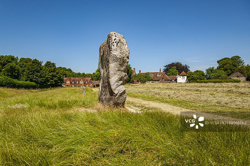 英格兰，艾夫伯里巨石遗址。图片素材
