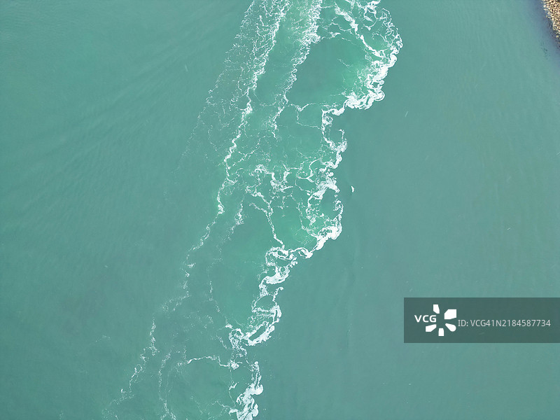 英国朴茨茅斯老港口和港口城市的鸟瞰图图片素材