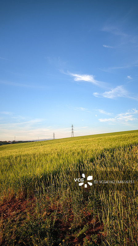 田野与天空的美丽景色图片素材