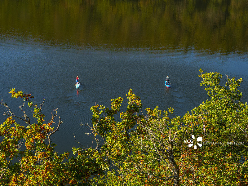 卢森堡威尔茨区埃施-苏尔附近的索尔河大坝图片素材