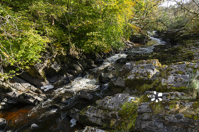 英格兰坎布里亚郡塞德伯赫附近的克劳河图片素材
