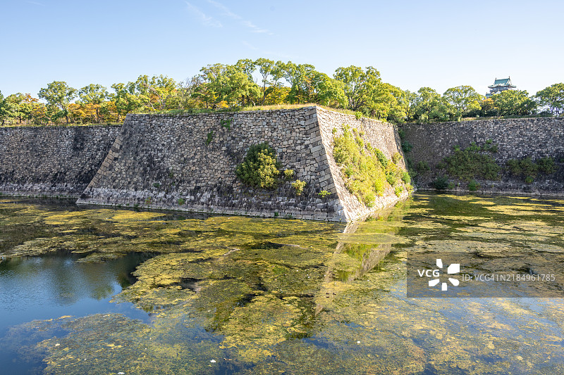 日本大阪城的防御工事和护城河图片素材