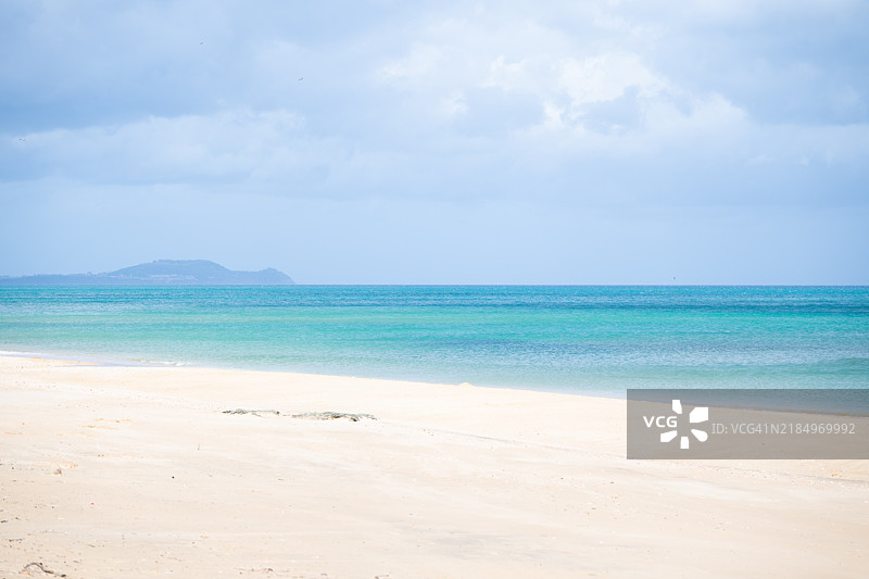 摩洛哥特图安的海滩美景与天空相映成趣图片素材