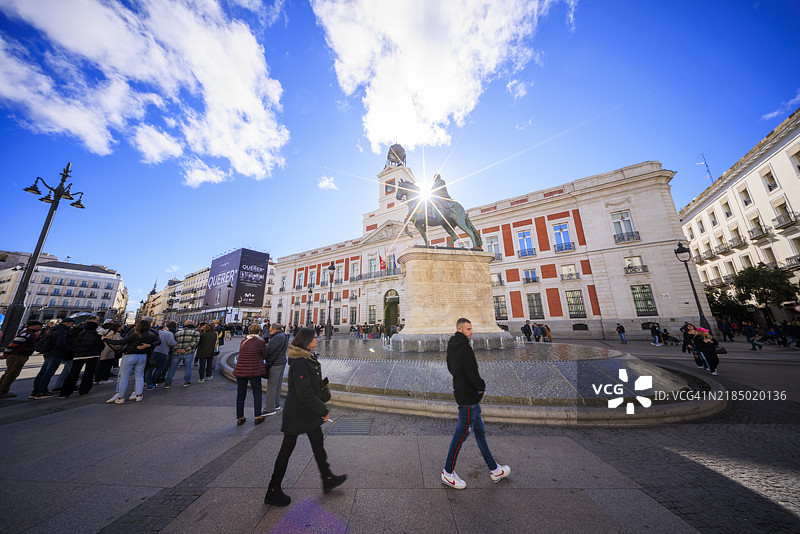 马德里心脏地带的查尔斯三世雕像图片素材