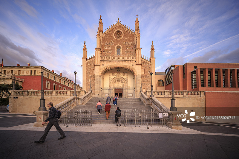 马德里圣赫罗尼莫皇家修道院的哥特式美丽图片素材