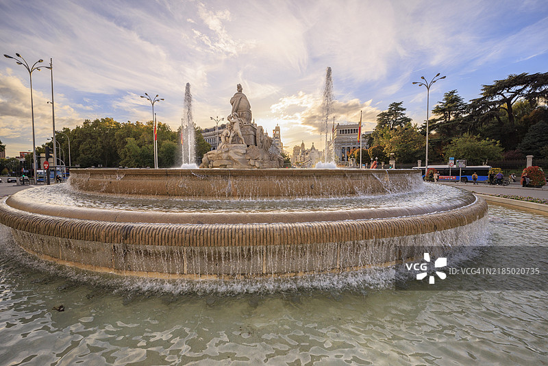 马德里的黄金时刻中的女神基贝勒图片素材