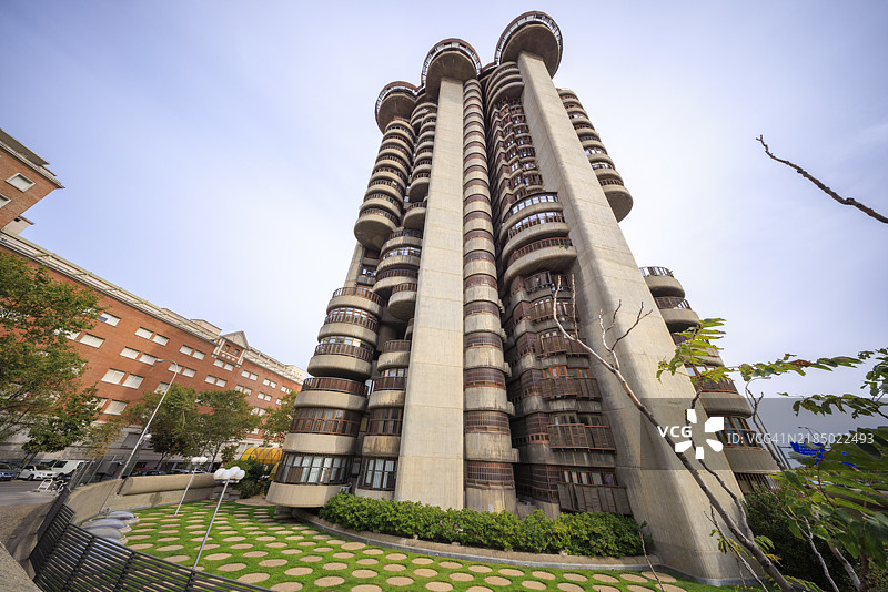 托雷斯·布兰卡斯：粗犷主义与景观设计的融合图片素材