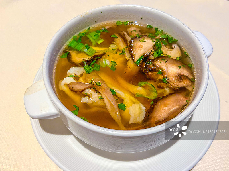 鸡肉馄饨汤图片素材