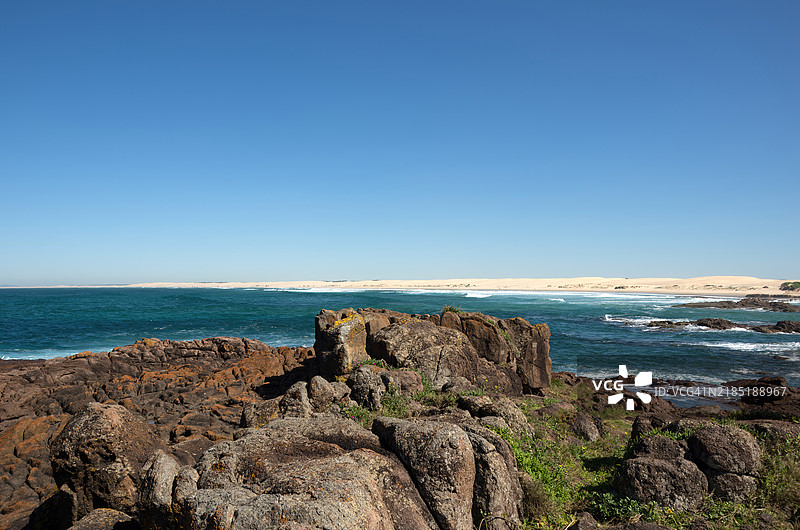从新南威尔士州安娜湾的比鲁比角看到的比鲁比海滩图片素材