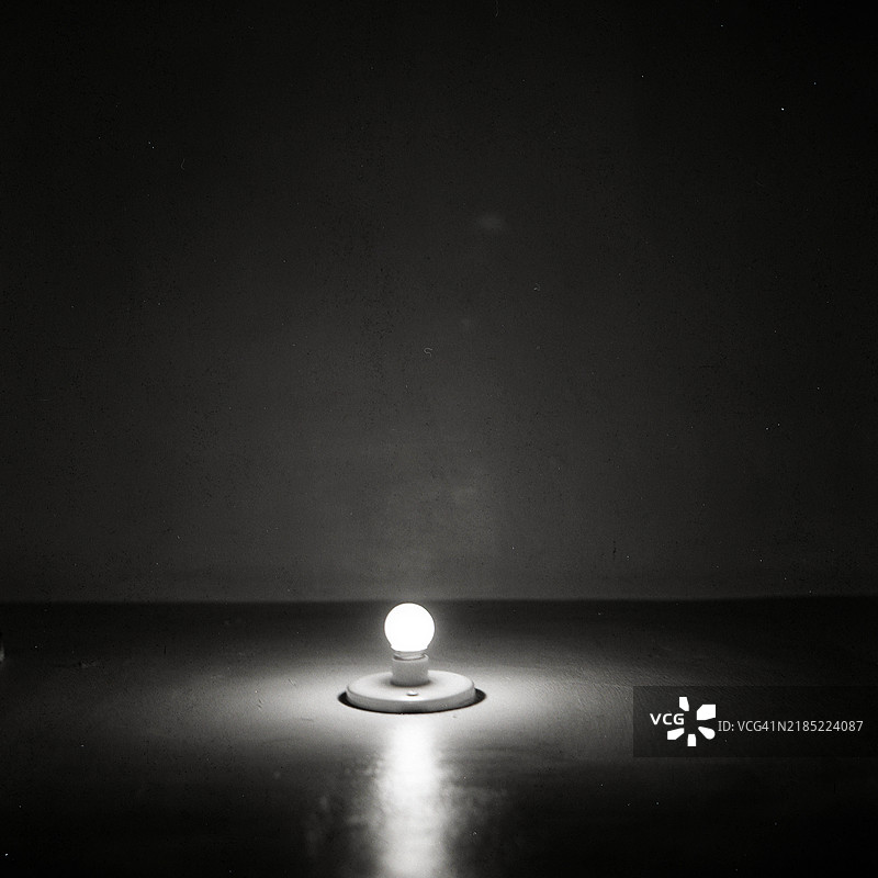 墙上的光点图片素材