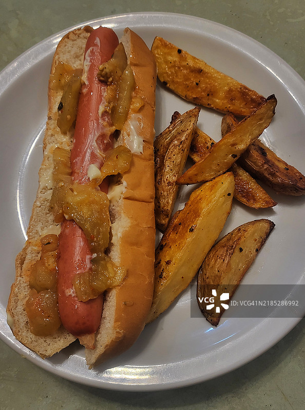 热狗和烤土豆图片素材