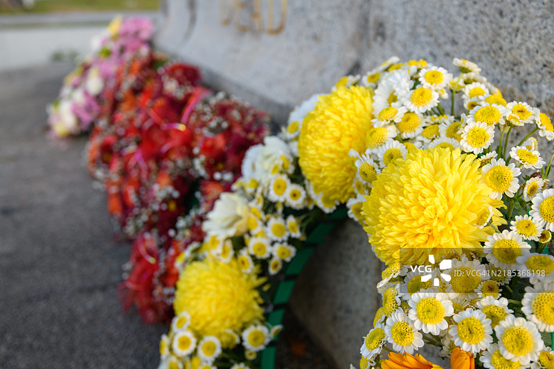 为纪念活动准备的菊花花艺布置图片素材