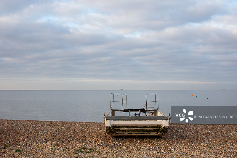 肯特旅行图片，海滩上的船图片素材