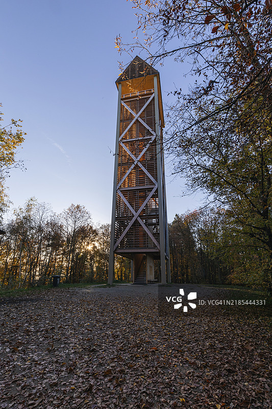 秋季氛围，德门科格尔瞭望台，瞭望塔，圣安德烈-霍赫，索萨尔葡萄酒乡，施蒂利亚，奥地利，欧洲图片素材