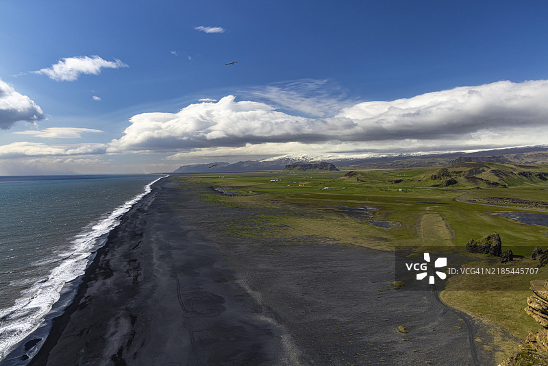 冰岛南海岸的Dyrholaey岩石图片素材