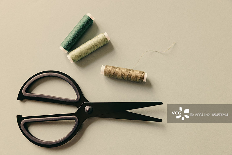 卷线和剪刀图片素材