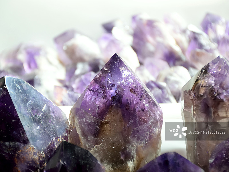紫水晶晶体图片素材