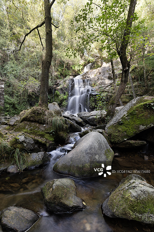 卡布雷拉·西尔瓦·埃斯库拉瀑布，葡萄牙最美丽的瀑布之一图片素材