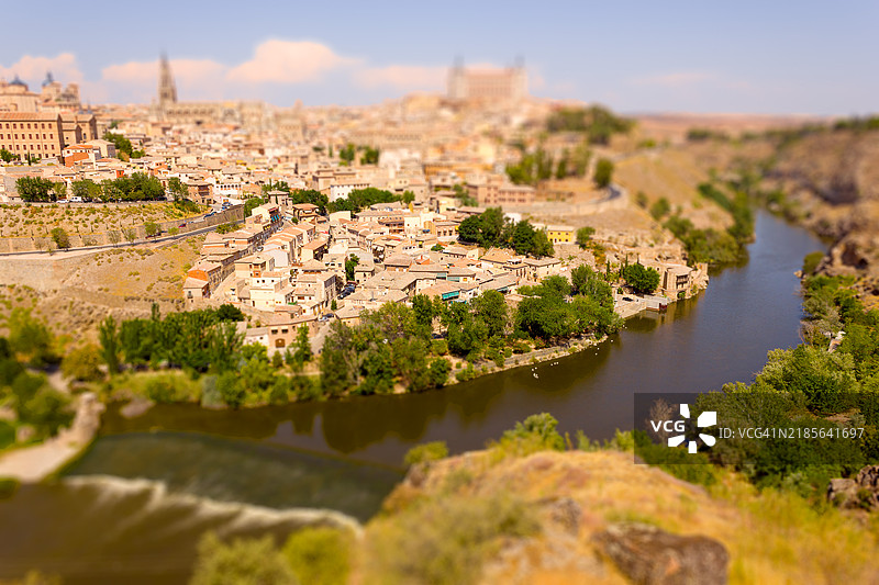 西班牙的托莱多和塔霍河图片素材
