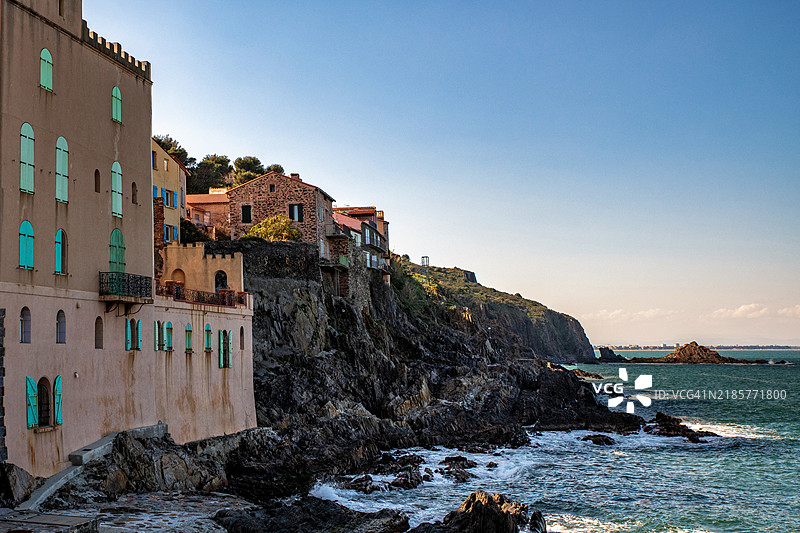 科利乌尔老城的海滨前景图片素材