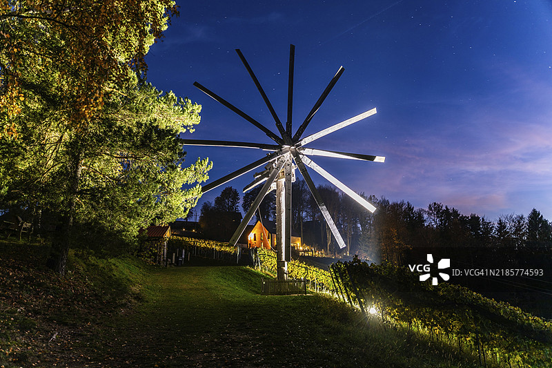 秋季氛围，世界上最大的克拉波特兹，夜景，德门科戈尔，圣安德烈-霍赫市，施蒂利亚，奥地利，欧洲图片素材
