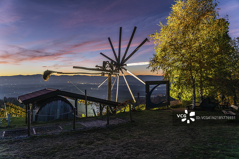 秋季氛围，世界上最大的克拉波特兹，夜景，德梅尔科根，圣安德烈-霍赫市，施蒂利亚，奥地利，欧洲图片素材